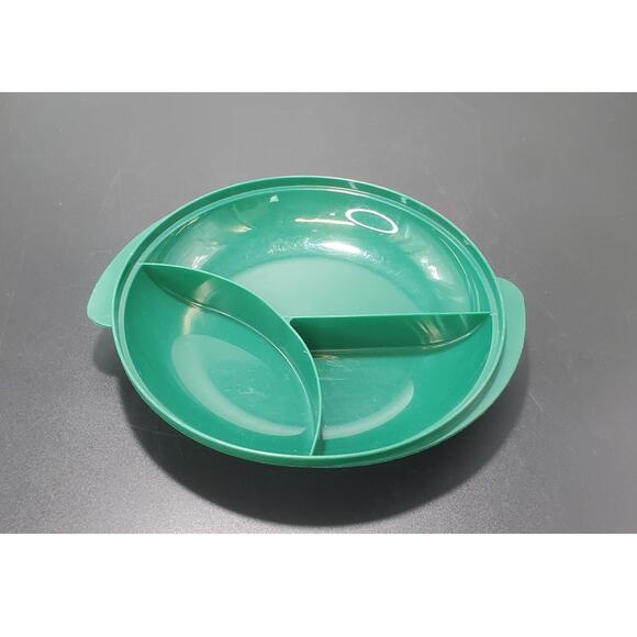 VTG Tupperware Green Reheatables Divided Dish #2604 **NO LID** - Picture 1 of 3